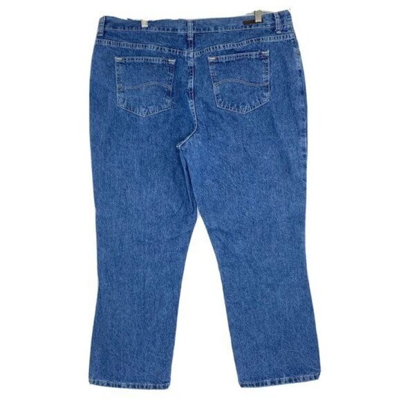 Lee Women’s size 18 Short Relaxed Fit Straight Leg Blue Denim Jeans 40 x 28 - Picture 2 of 10